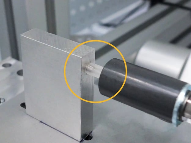 Silicon elastic element with diffractive pattern