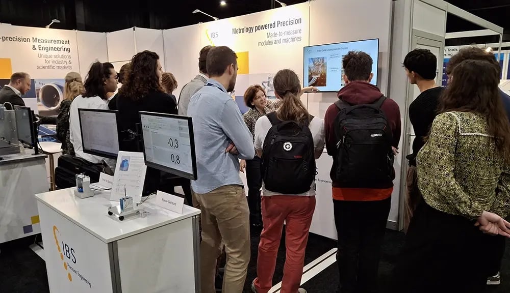 IBS stand visitors 2